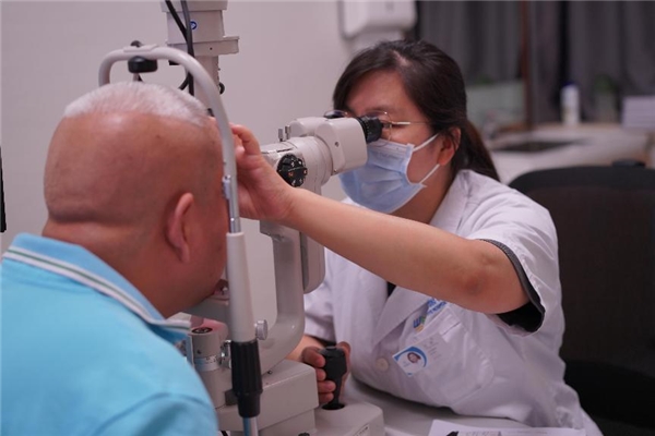 “出租车司机眼健康关爱计划”启动仪式在成都普瑞眼科举行(图4)