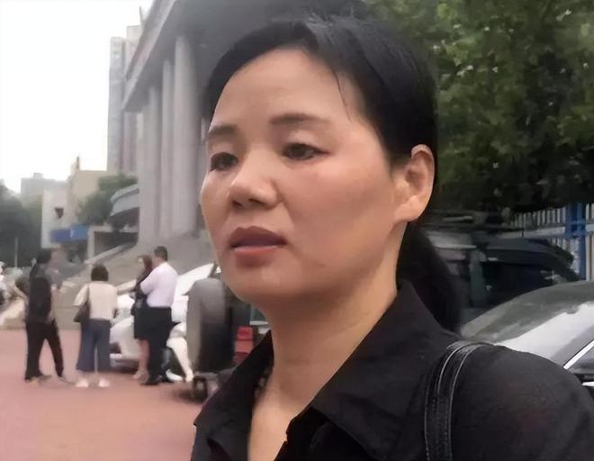 “老赖”黄淑芬：把人撞成植物人宁愿坐牢不赔偿7年买车又买房(图5)