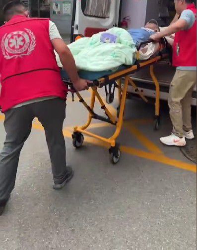 新余非急救车转运瘫痪病人回家的专用车(图1)
