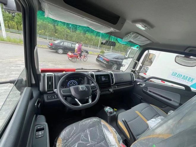 kaiyun入口：吉利H8E新能源货车可以租代购方式买车(图5)