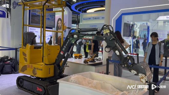 空中出租车、特斯拉机器人……体验世界人工智能大会镇馆之宝(图14)