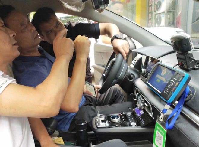 卢氏县交通运输局开展出租汽车行业专项整治行动(图3)