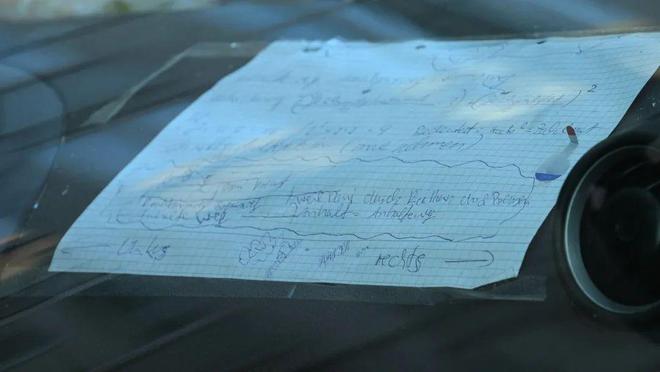 kaiyun网站:德国曼海姆汽车冲撞:出租车司机英勇追击逼停嫌犯助警方擒凶(图3)