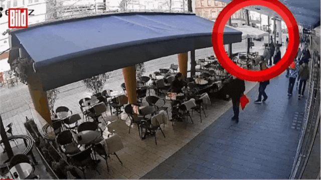 kaiyun网站:德国曼海姆汽车冲撞:出租车司机英勇追击逼停嫌犯助警方擒凶(图1)