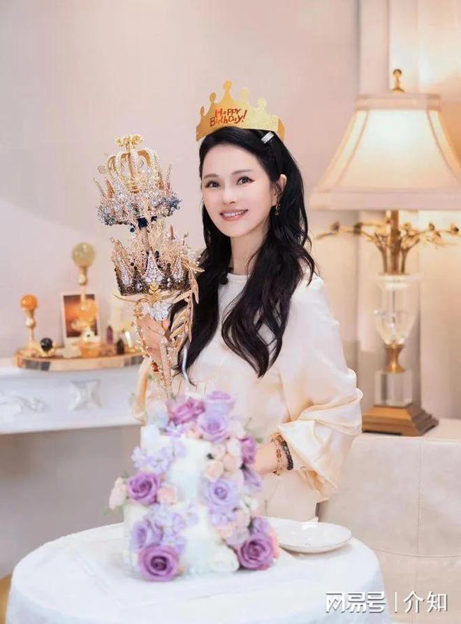 kaiyun：凌晨三点全网疯传的出轨录音伊能静被曝连夜转移核心资源。(图4)