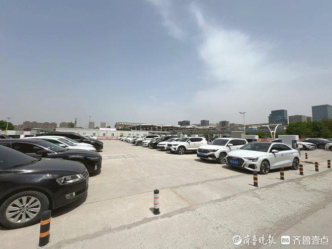 壹点调查济南五一租车火爆：经济车型价格翻倍新能源房车受宠(图1)