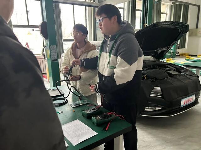 上海援疆教师沙玲：从无到有推进南疆汽车检测与维修技术专业的人才培养(图5)