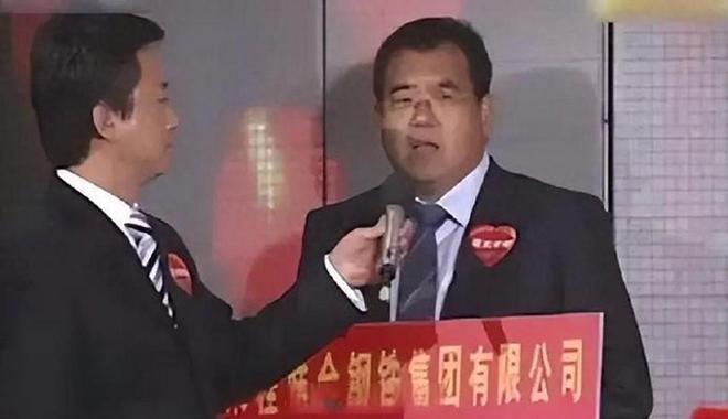 那个为汶川地震捐款一亿的百亿富豪因为身体透支45岁便去世了(图1)