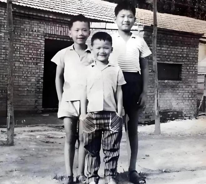 那个为汶川地震捐款一亿的百亿富豪因为身体透支45岁便去世了(图3)