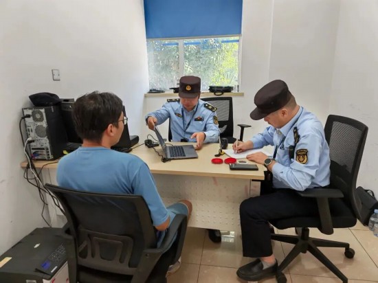 上海警方等部门集中开展网约车行业乱象打击整治行动(图5)