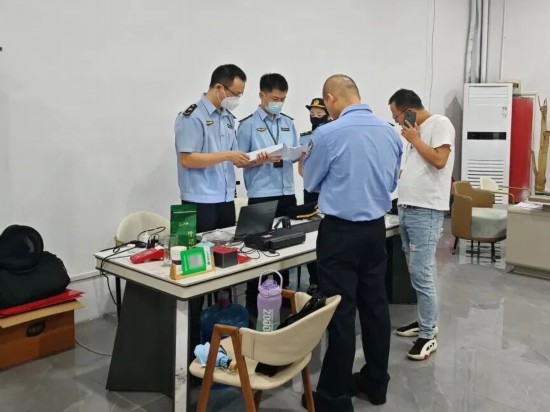 上海警方等部门集中开展网约车行业乱象打击整治行动(图6)