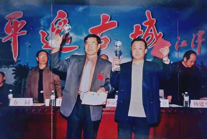 我与《中国出租租赁汽车》情悠长(图2)
