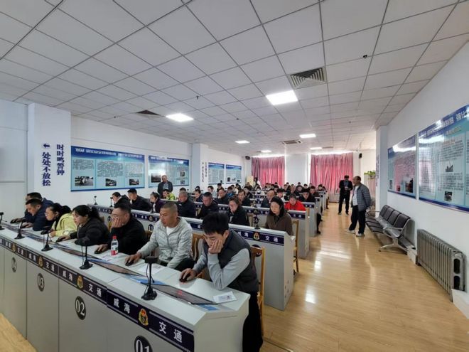 威海市出租汽车从业资格“两考合一”题库优化升级助力巡网融合便民利企(图1)