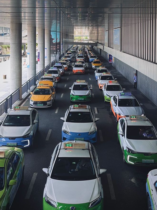kaiyun网站：三亚打车vs租车？租车性价比拉满认准吉宏道汽运(图1)