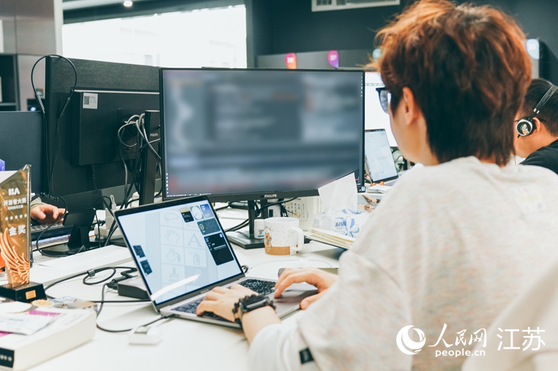 kaiyun入口：从“花农”到“码农”从绿色到“绿色”(图1)