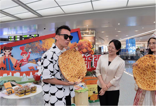 kaiyun入口：西部歌城自驾随心I携程租车X乌鲁木齐文旅共推暑期自驾新生态(图1)