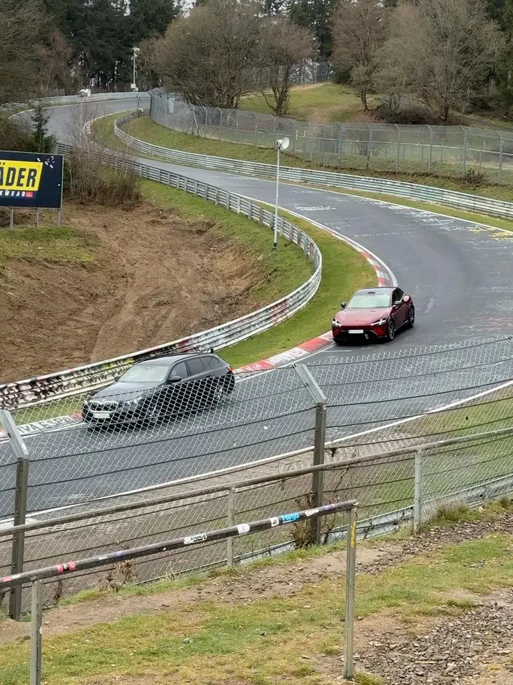 华为推出鸿蒙版龙虾小米YU7GT实车曝光苹果拟引入长江存储(图7)